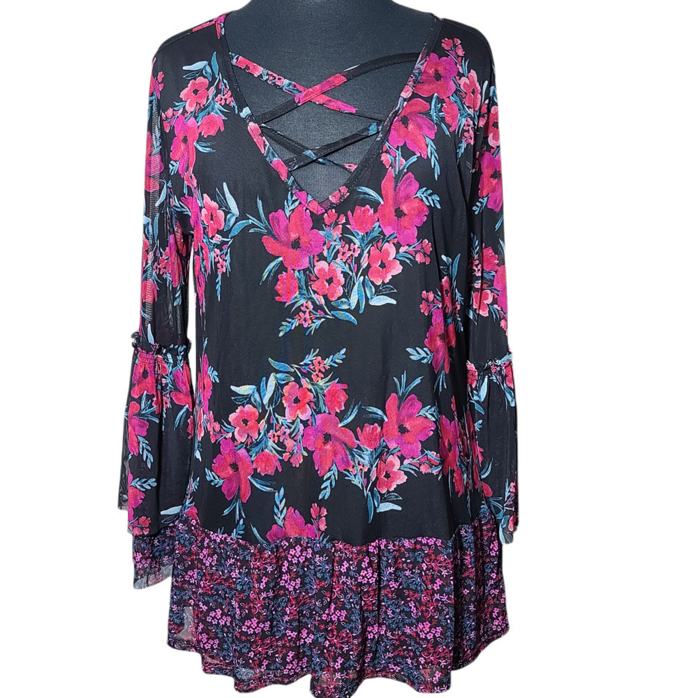 Como Blue tunic blouse v neck key hole bell sleeve ruffle floral sz L